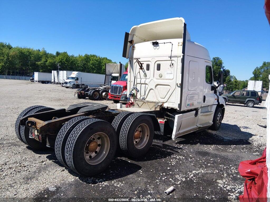 1FUJGLDV9FLGF1035 2015 FREIGHTLINER CASCADIA 125 photo no. 4