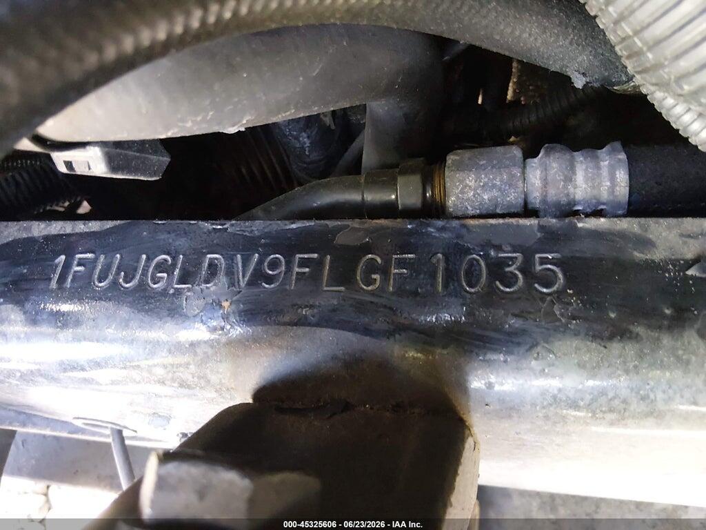 1FUJGLDV9FLGF1035 2015 FREIGHTLINER CASCADIA 125 photo no. 9