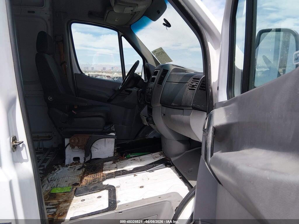 WD3PE8CB6C5716155 2012 MERCEDES-BENZ SPRINTER 2500 photo no. 5