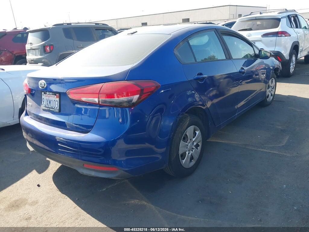 3KPFL4A79HE129488 2017 KIA FORTE photo no. 4