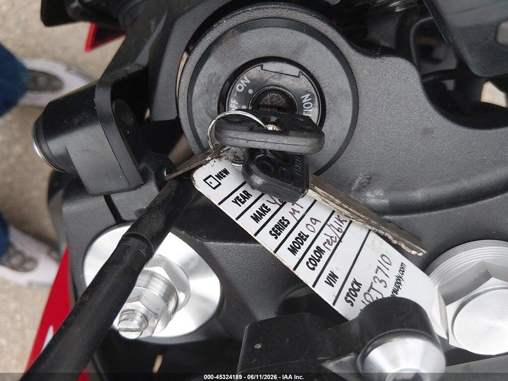 JYARN53E5JA003710 2018 YAMAHA MT09 photo no. 11