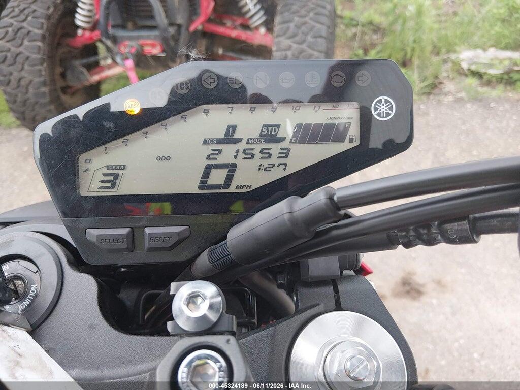 JYARN53E5JA003710 2018 YAMAHA MT09 photo no. 7