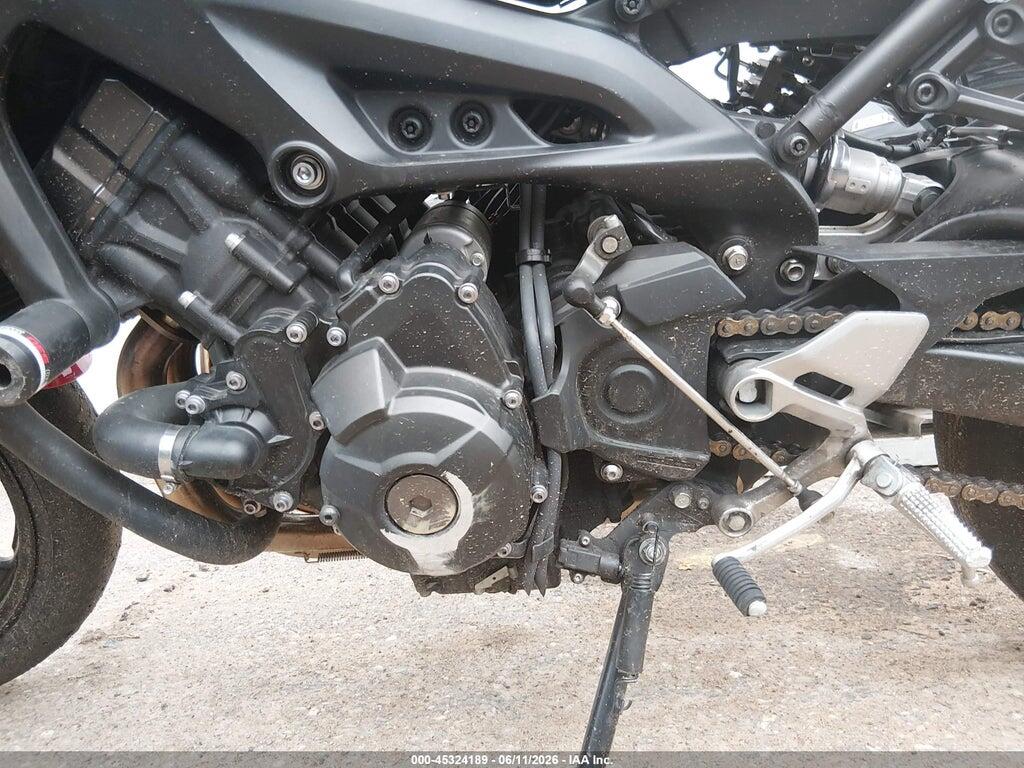 JYARN53E5JA003710 2018 YAMAHA MT09 photo no. 9