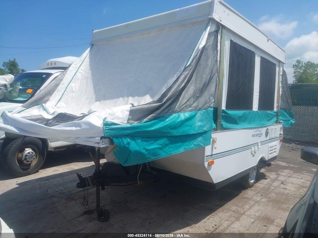 4X4CFM4124D257059 2004 FOREST RIVER ROCKWOOD FREEDOM photo no. 2