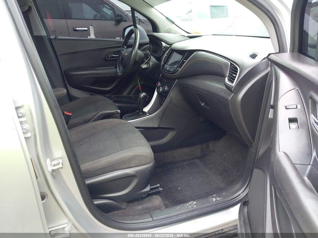 KL7CJKSB6JB521246 2018 CHEVROLET TRAX photo no. 5