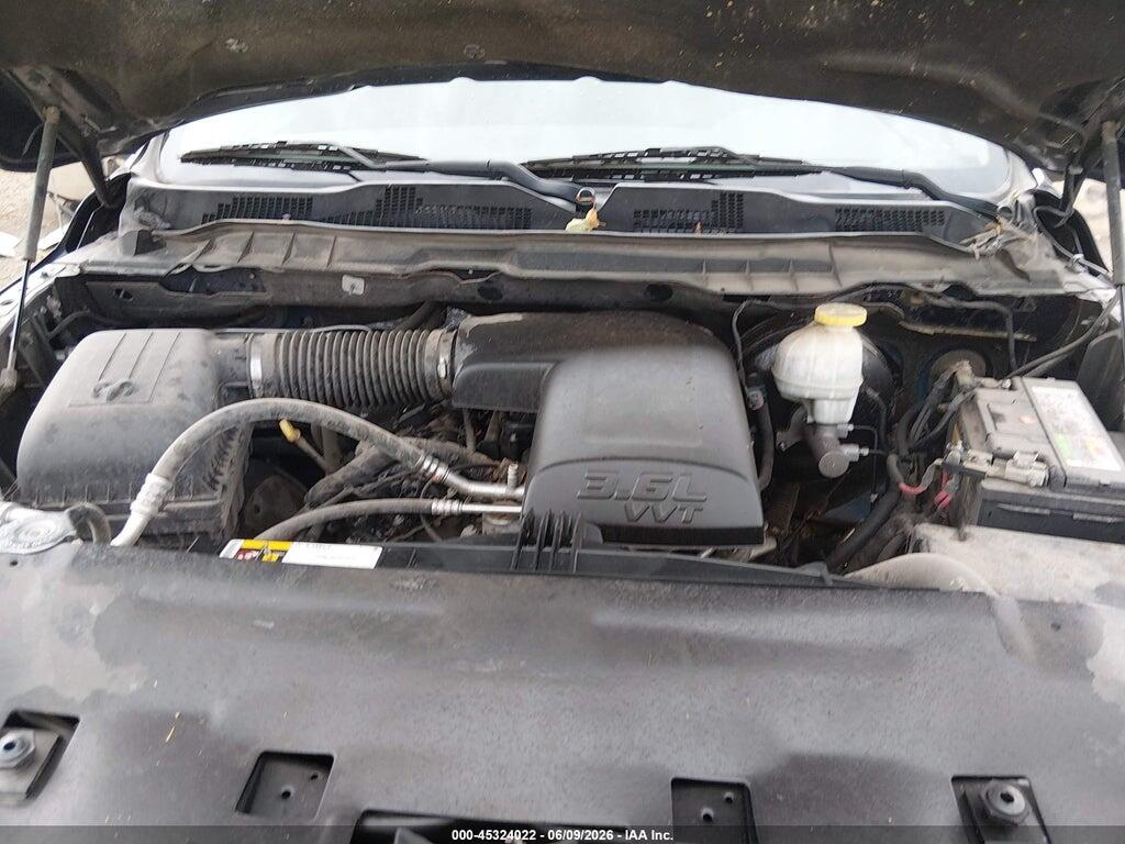 1C6RR7KG2JS294207 2018 RAM 1500 photo no. 10