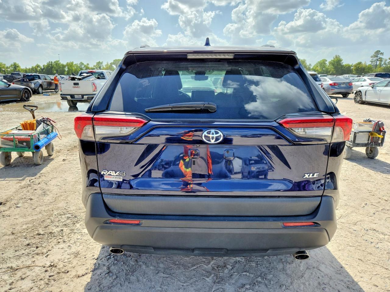 2024 TOYOTA RAV4 XLE PREMIUM — Фото 6 из 12