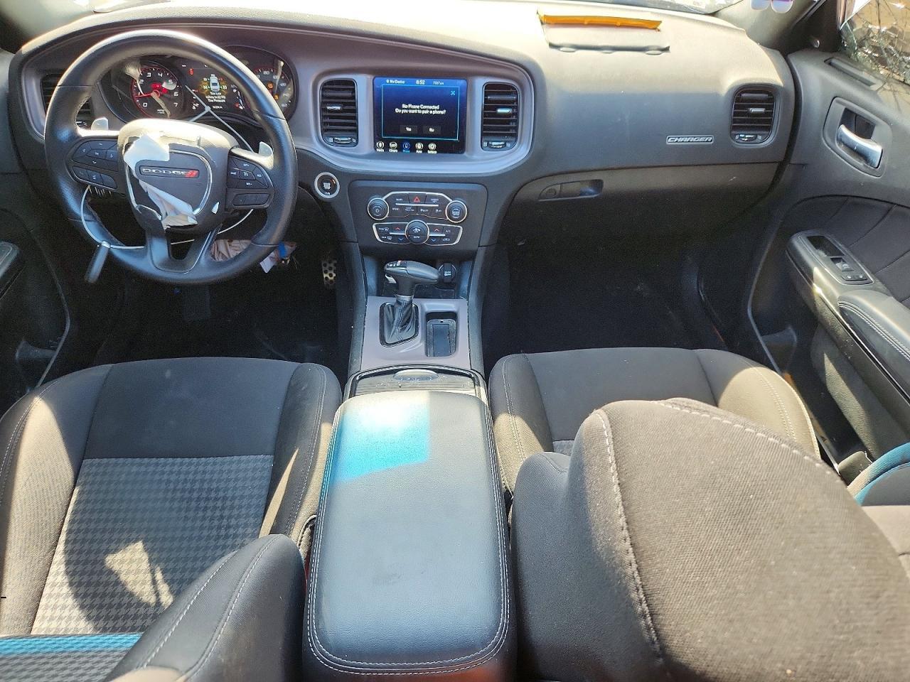 2024 TOYOTA RAV4 XLE PREMIUM — Фото 8 из 12