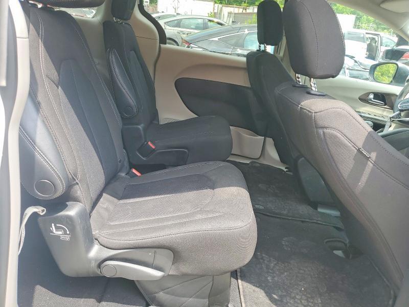 2023 CHRYSLER VOYAGER LX — Фото 10 из 12