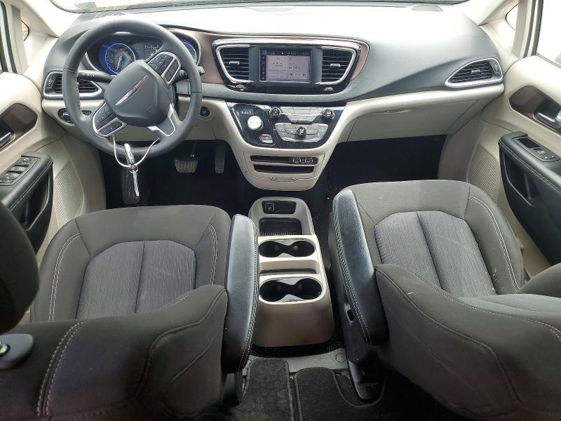2023 CHRYSLER VOYAGER LX — Фото 8 из 12