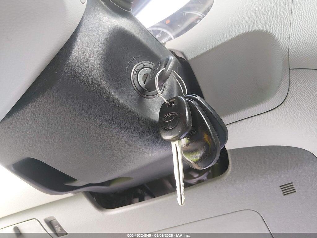 5TDKK3DC7BS062097 2011 TOYOTA SIENNA photo no. 11
