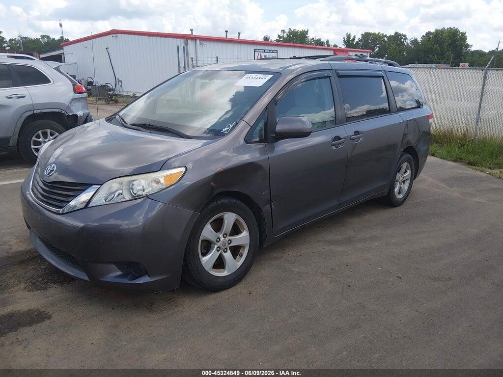 5TDKK3DC7BS062097 2011 TOYOTA SIENNA photo no. 2