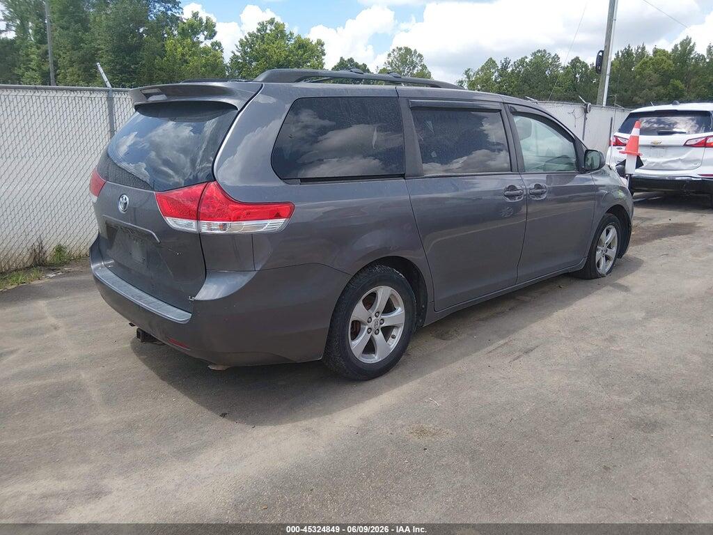 5TDKK3DC7BS062097 2011 TOYOTA SIENNA photo no. 4