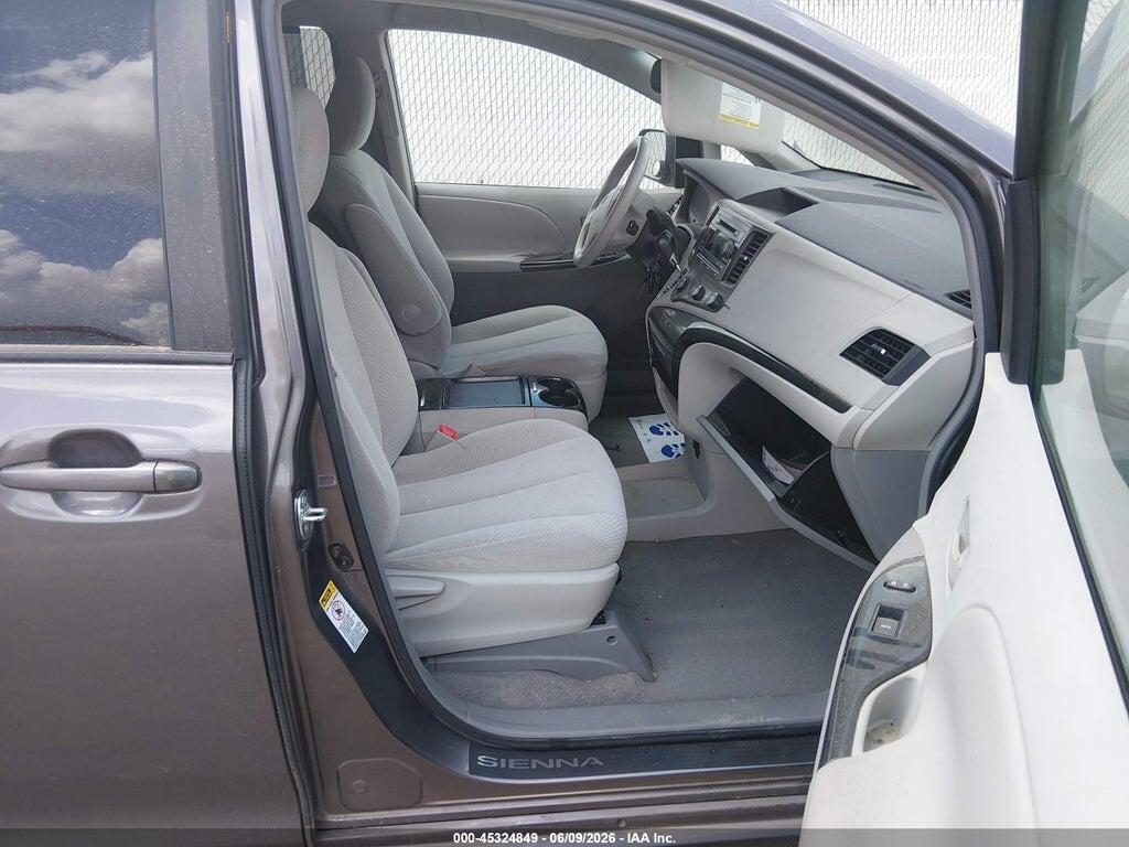 5TDKK3DC7BS062097 2011 TOYOTA SIENNA photo no. 5