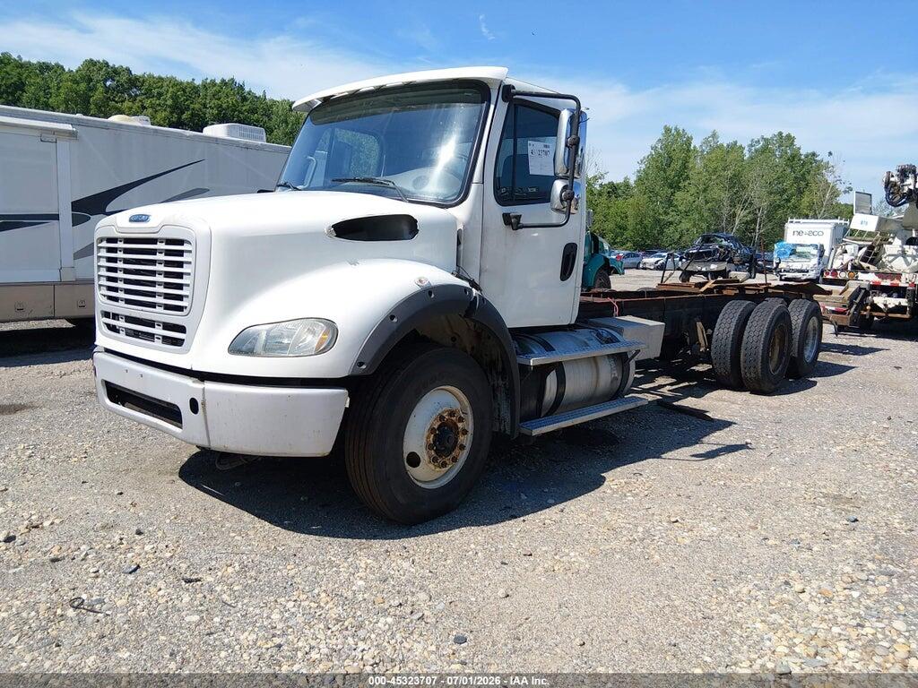 1FVHC5DV5DHBW1102 2013 FREIGHTLINER M2 photo no. 2