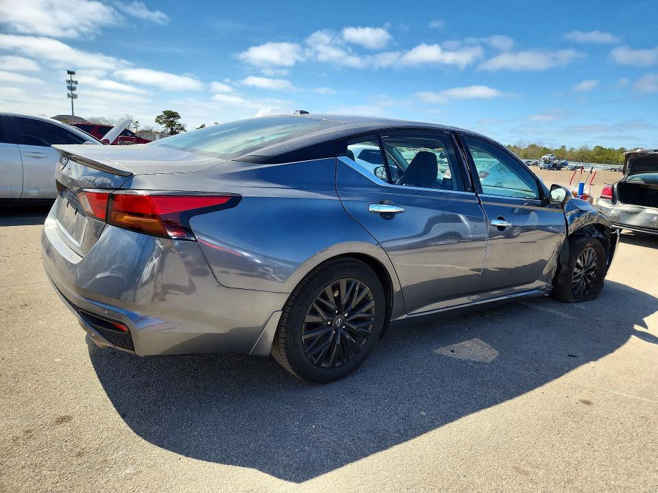 2025 NISSAN ALTIMA 2.5 SV — Фото 3 из 12