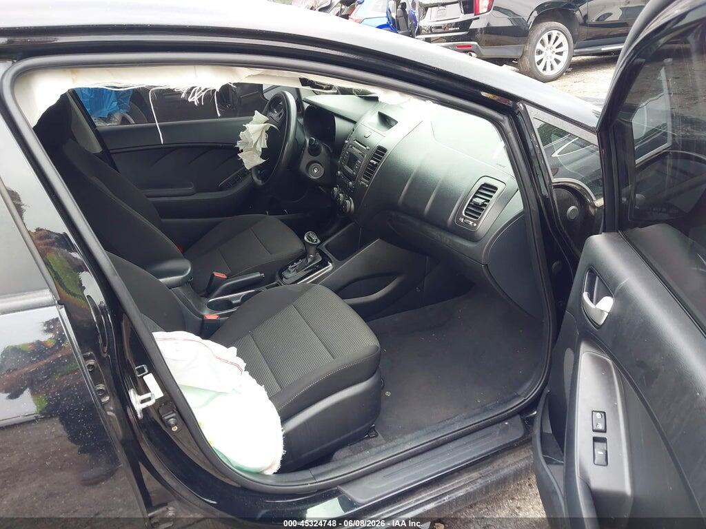 3KPFK4A71HE136759 2017 KIA FORTE photo no. 5