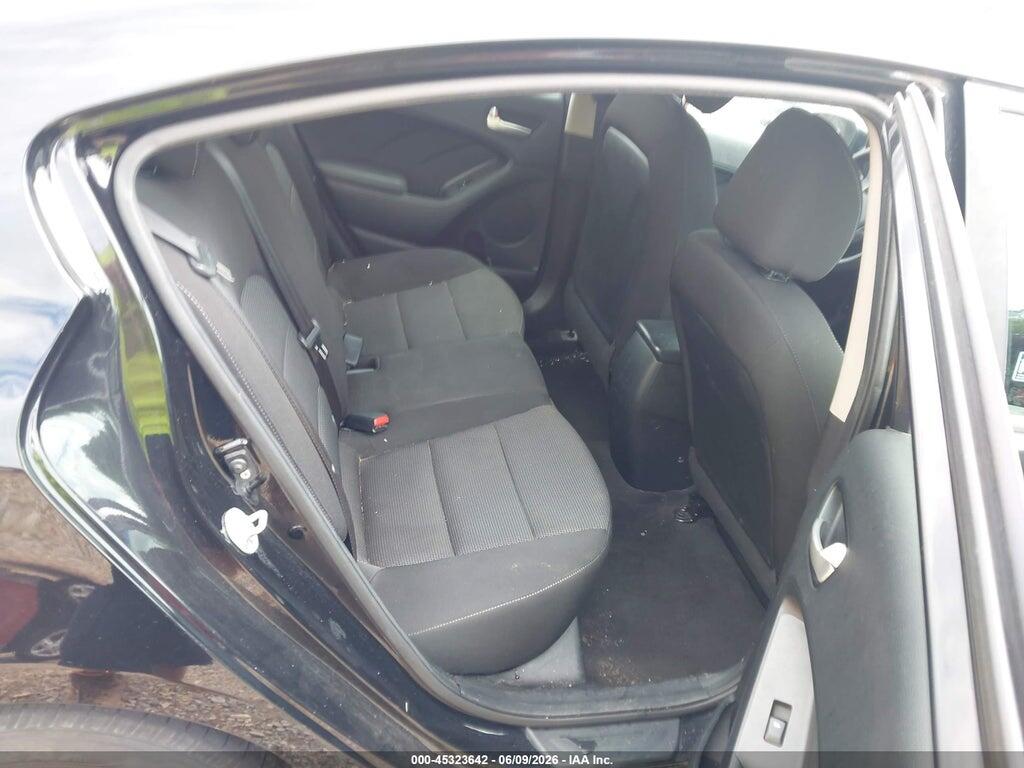 3KPFK4A74HE129255 2017 KIA FORTE photo no. 8