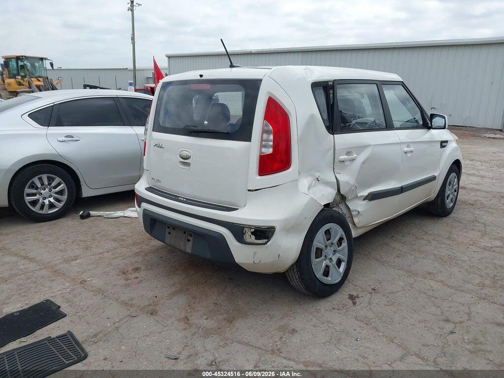 KNDJT2A54D7570615 2013 KIA SOUL photo no. 4