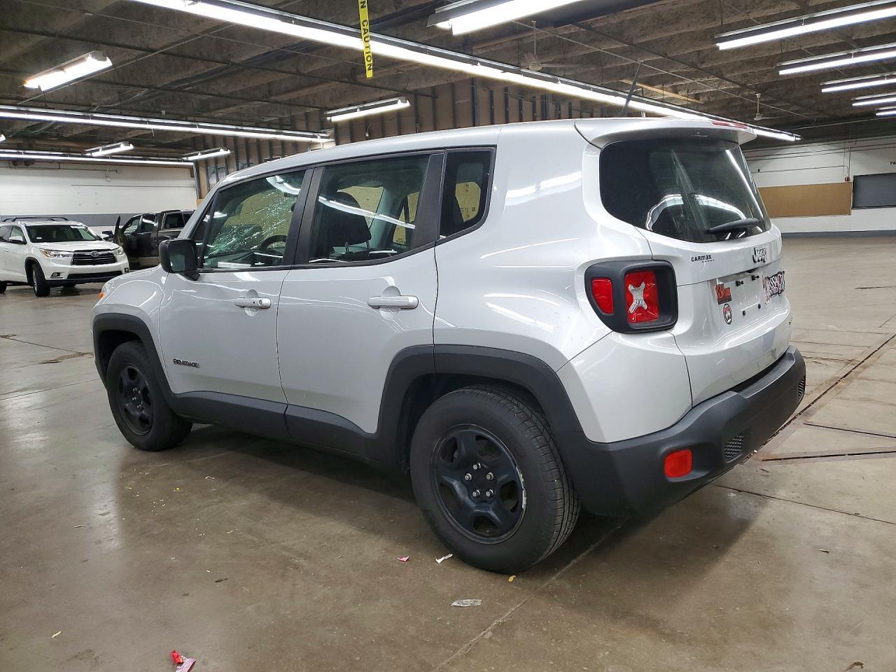 2016 JEEP RENEGADE SPORT — Фото 2 из 12