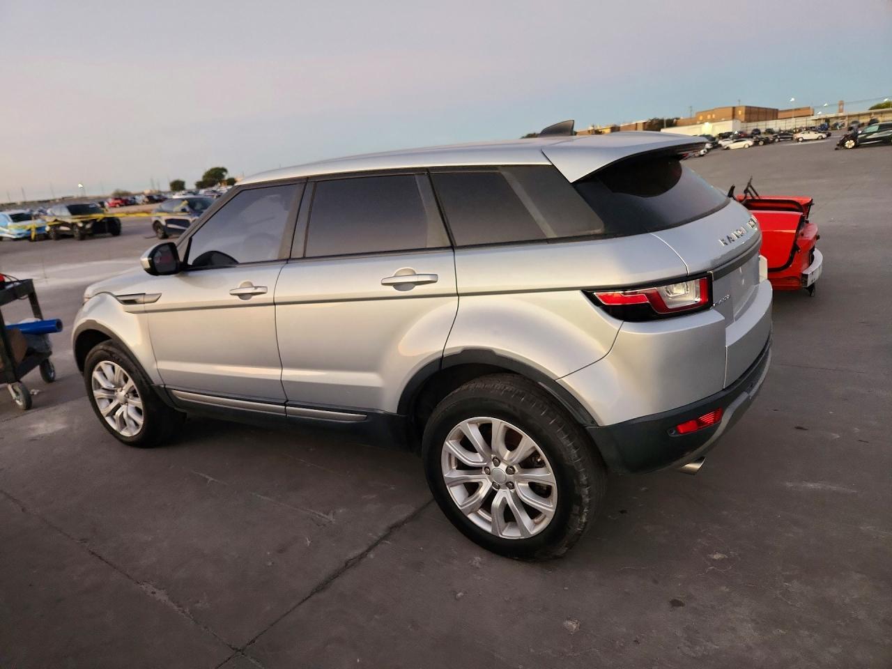2018 LAND ROVER RANGE ROVER EVOQUE SE — Фото 2 из 12