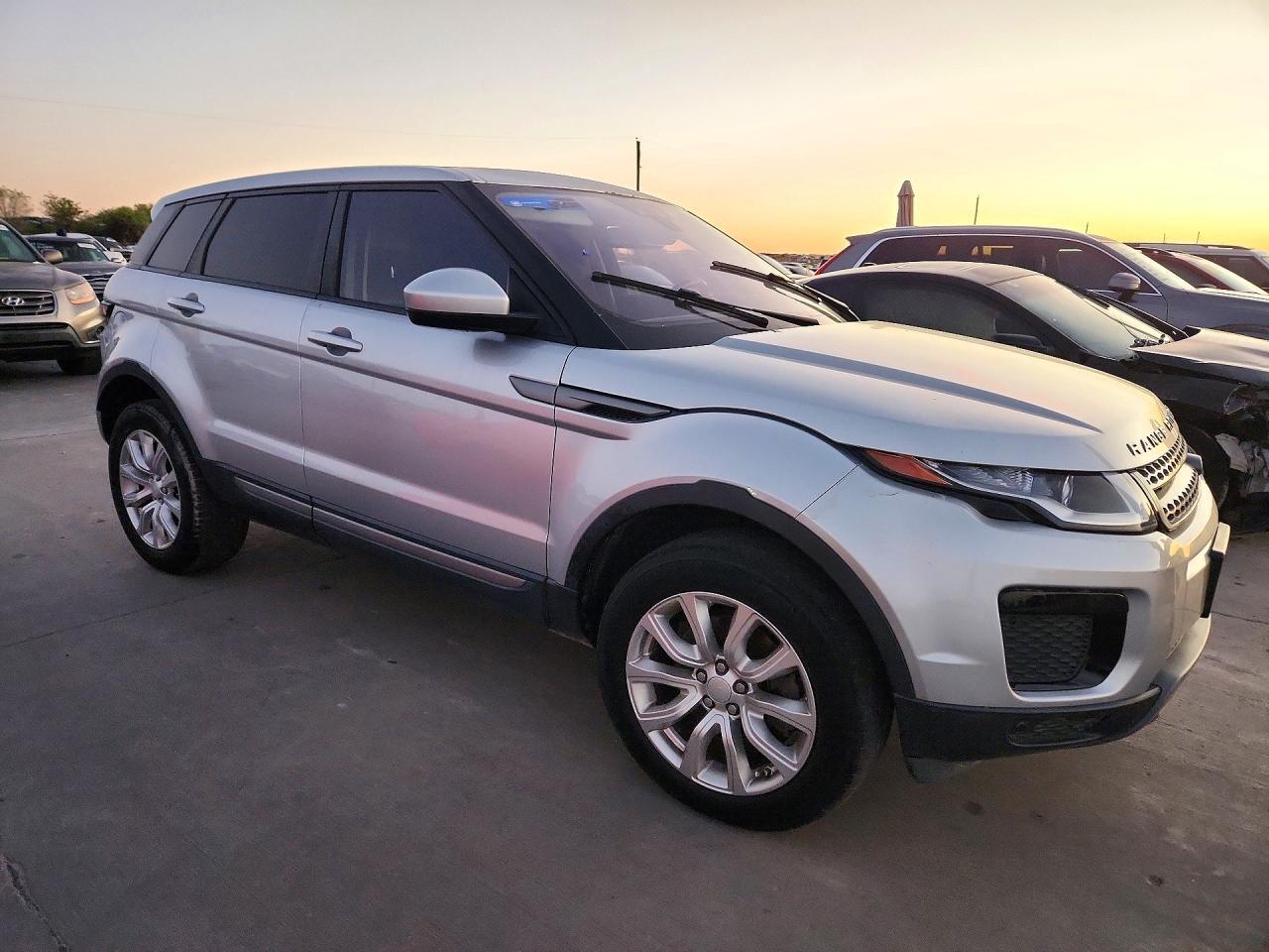 2018 LAND ROVER RANGE ROVER EVOQUE SE — Фото 4 из 12