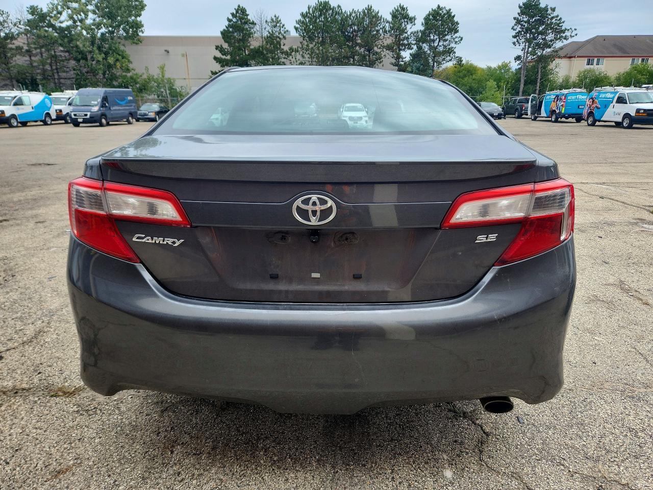 2014 TOYOTA CAMRY SE — Фото 6 из 12