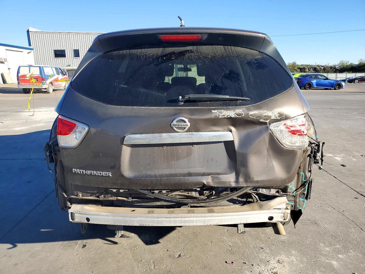 2015 NISSAN PATHFINDER S — Фото 6 из 14