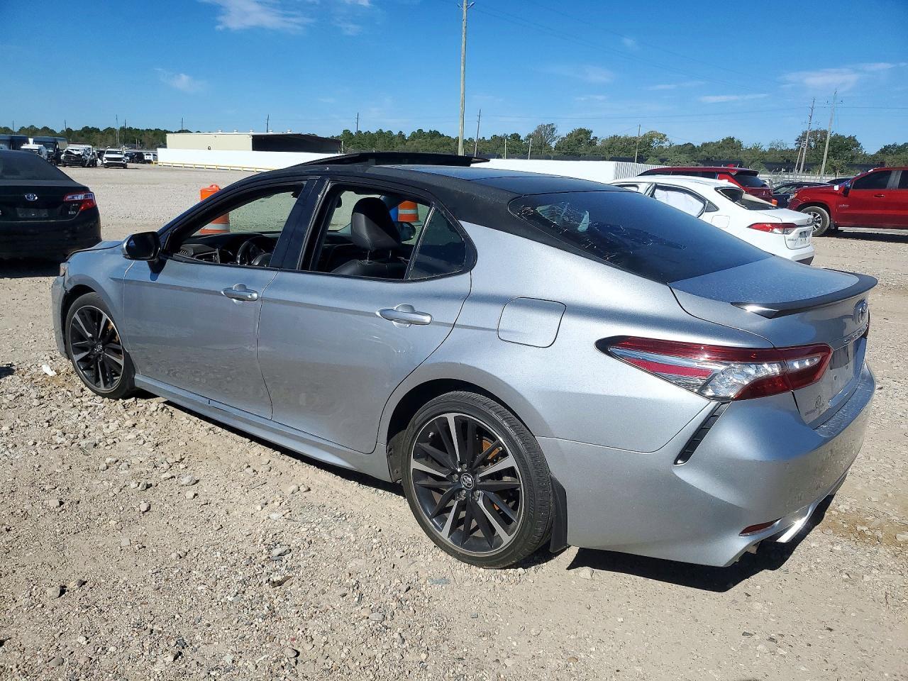 2018 TOYOTA CAMRY XSE — Фото 2 из 12