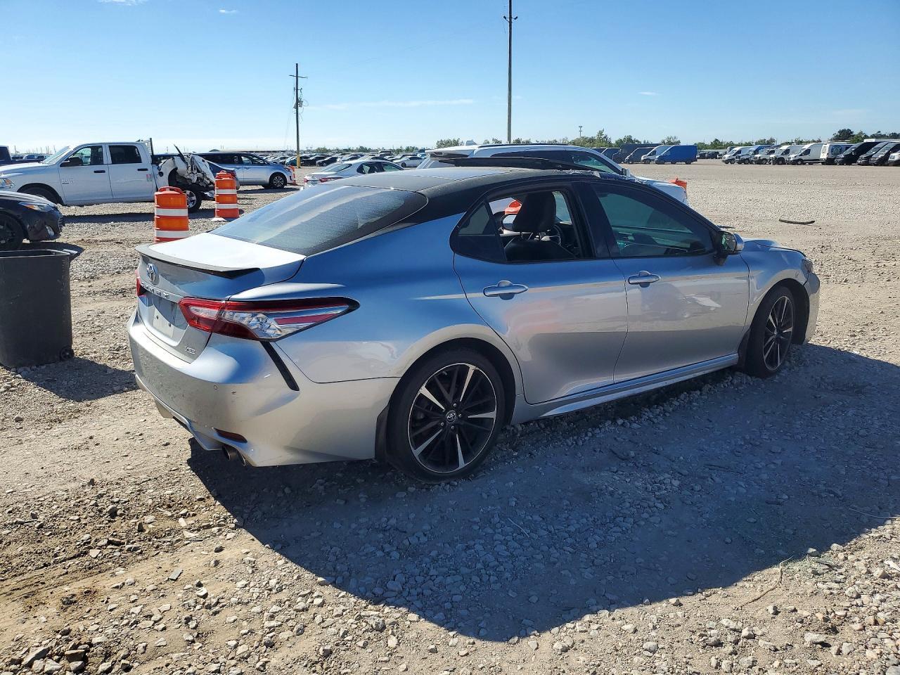 2018 TOYOTA CAMRY XSE — Фото 3 из 12