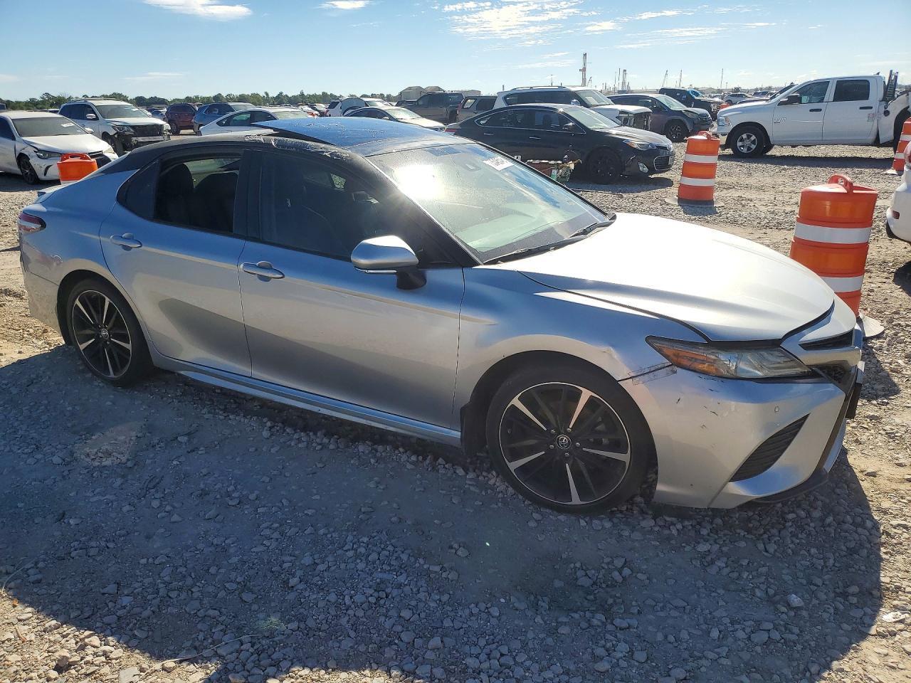 2018 TOYOTA CAMRY XSE — Фото 4 из 12