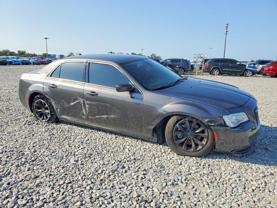 2023 CHRYSLER 300 TOURING — Фото 4 из 12