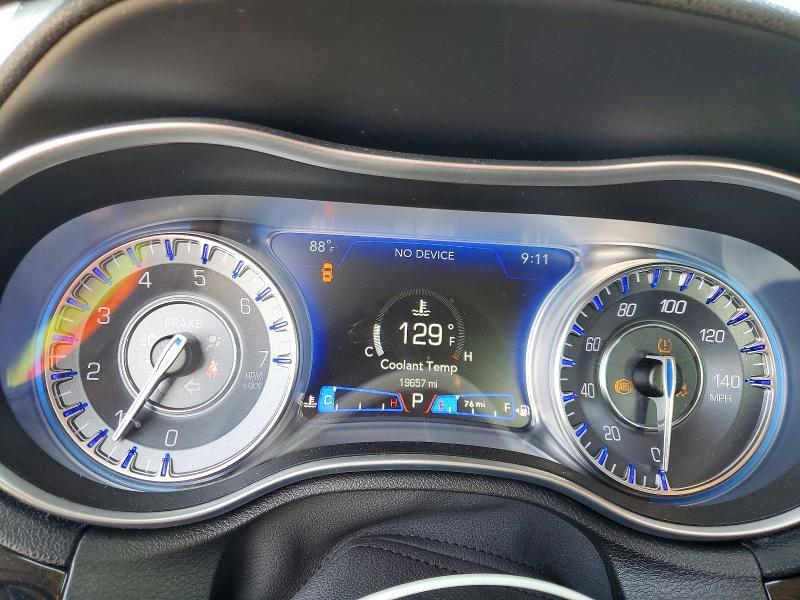 2023 CHRYSLER 300 TOURING — Фото 9 из 12