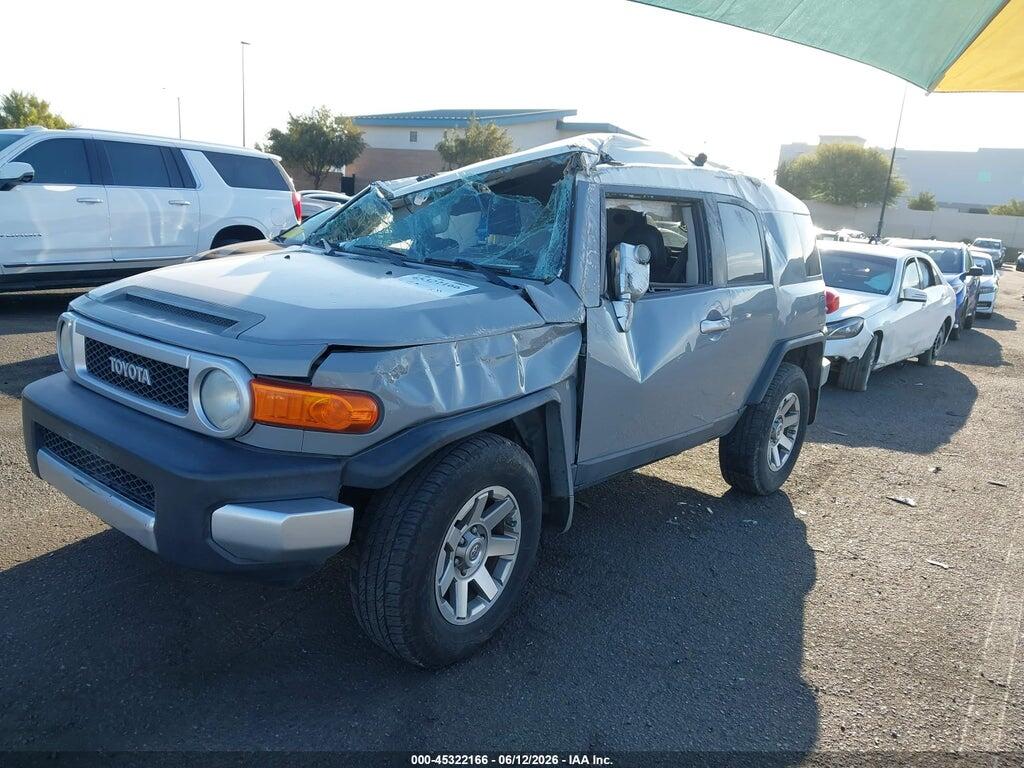 JTEZU4BFXEK013785 2014 TOYOTA FJ CRUISER photo no. 2