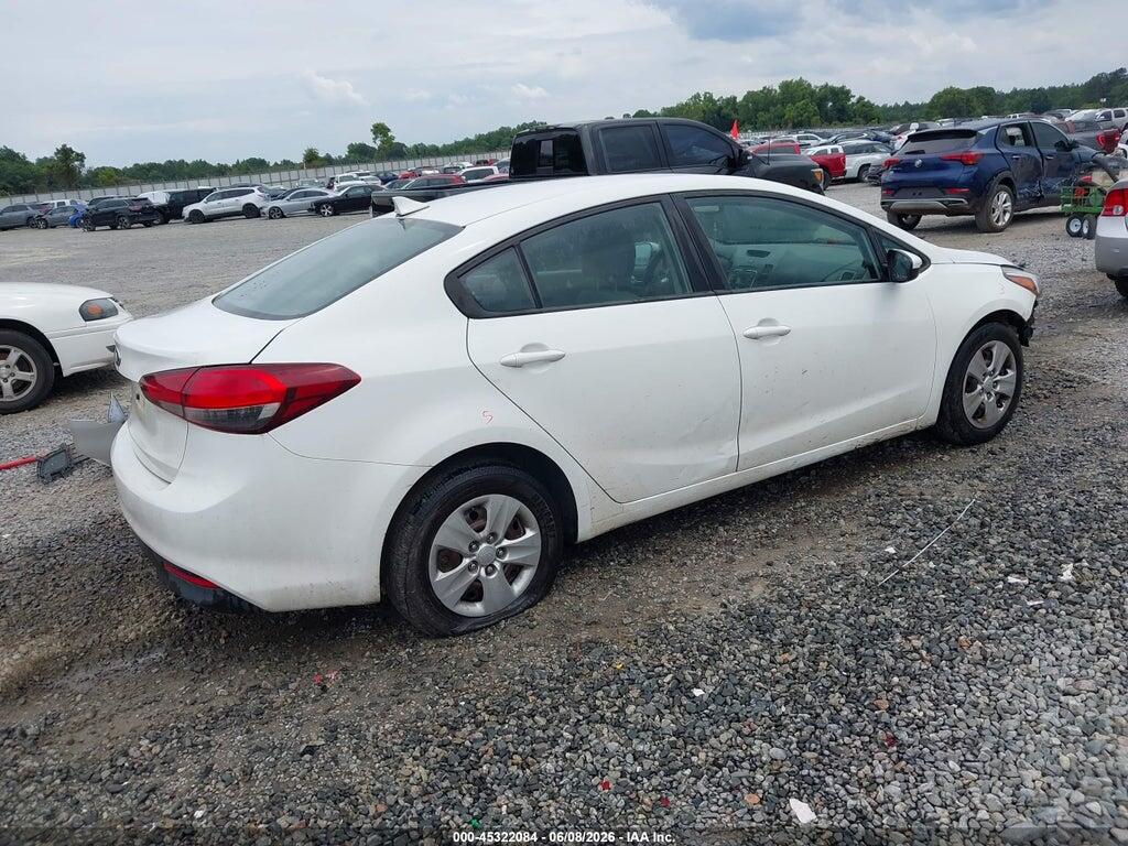 3KPFK4A73HE088018 2017 KIA FORTE photo no. 4
