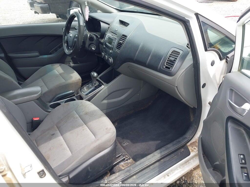 3KPFK4A73HE088018 2017 KIA FORTE photo no. 5