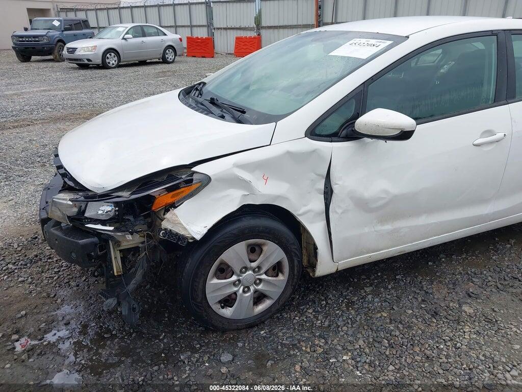 3KPFK4A73HE088018 2017 KIA FORTE photo no. 6
