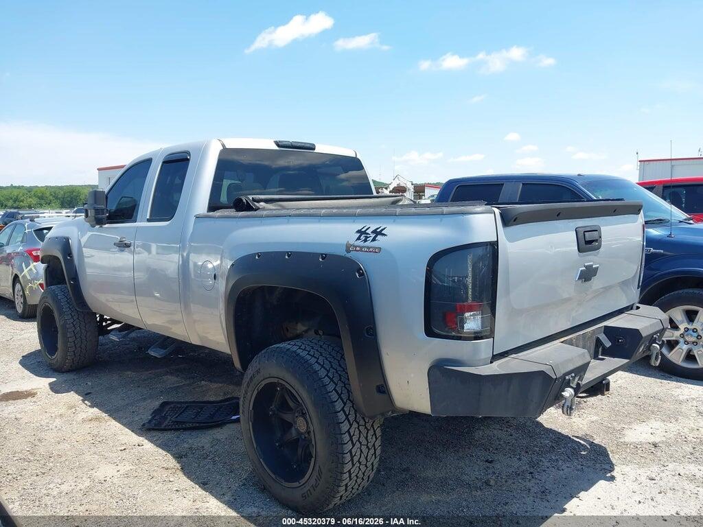 1GCRKSE32BZ328728 2011 CHEVROLET SILVERADO 1500 photo no. 3
