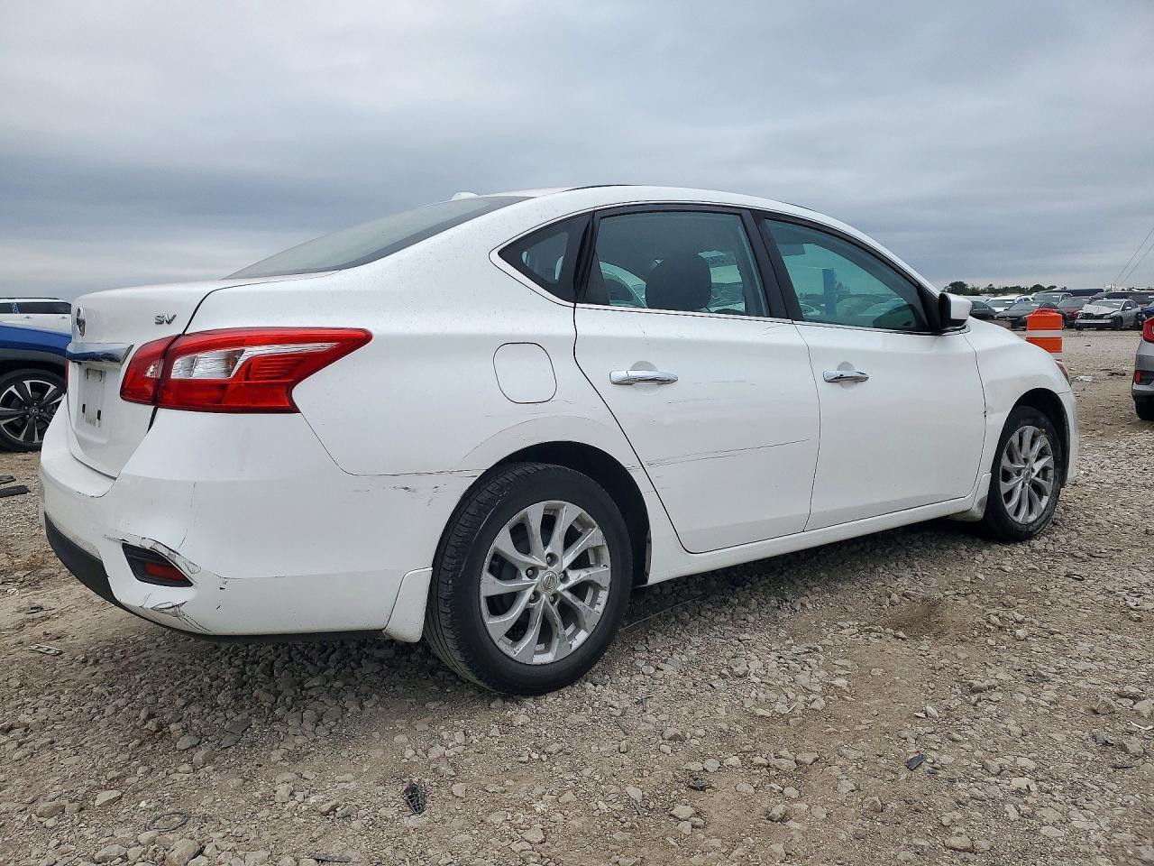 2019 NISSAN SENTRA SV — Фото 2 из 11