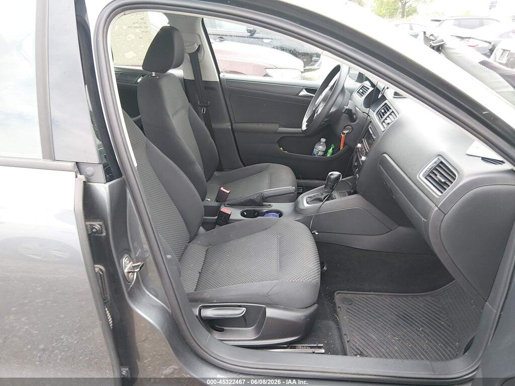 3VW2K7AJ1CM305265 2012 VOLKSWAGEN JETTA photo no. 5