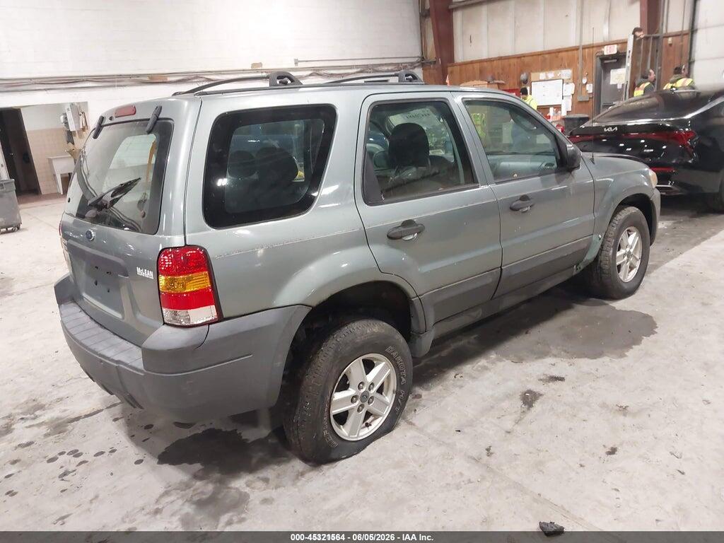 1FMYU92Z95KA55660 2005 FORD ESCAPE photo no. 4