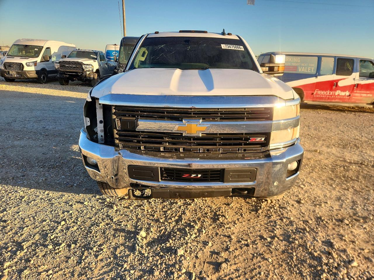 2015 CHEVROLET SILVERADO K3500 LTZ — Фото 5 из 12