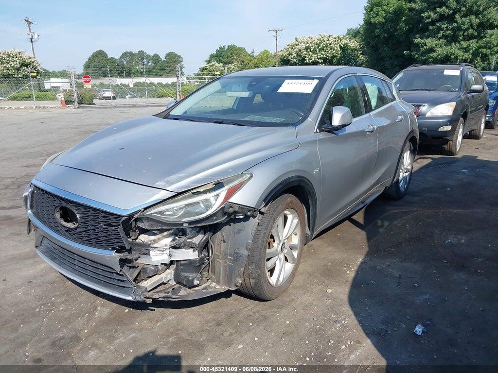 SJKCH5CP7HA033320 2017 INFINITI QX30 photo no. 2