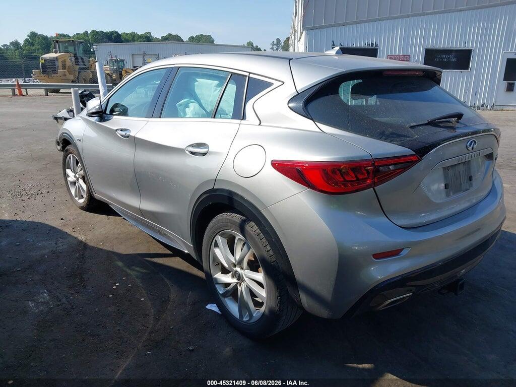 SJKCH5CP7HA033320 2017 INFINITI QX30 photo no. 3