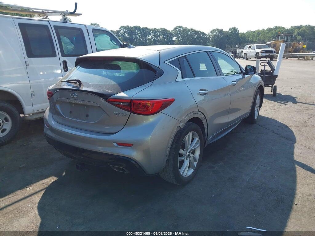 SJKCH5CP7HA033320 2017 INFINITI QX30 photo no. 4