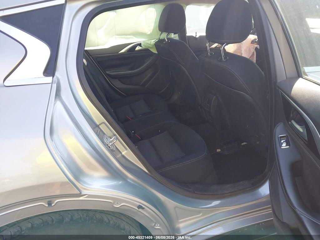 SJKCH5CP7HA033320 2017 INFINITI QX30 photo no. 8