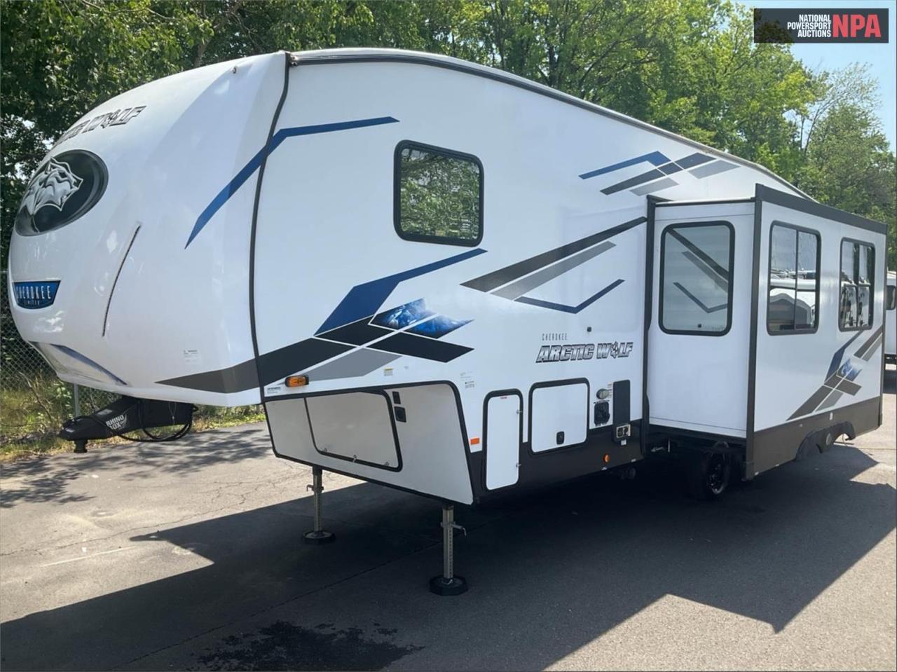 2024 CHEROKEE BY FOREST RIVER M-287BH - ARCTIC WOLF FIFTH WHEEL SERIES — Фото 2 из 14