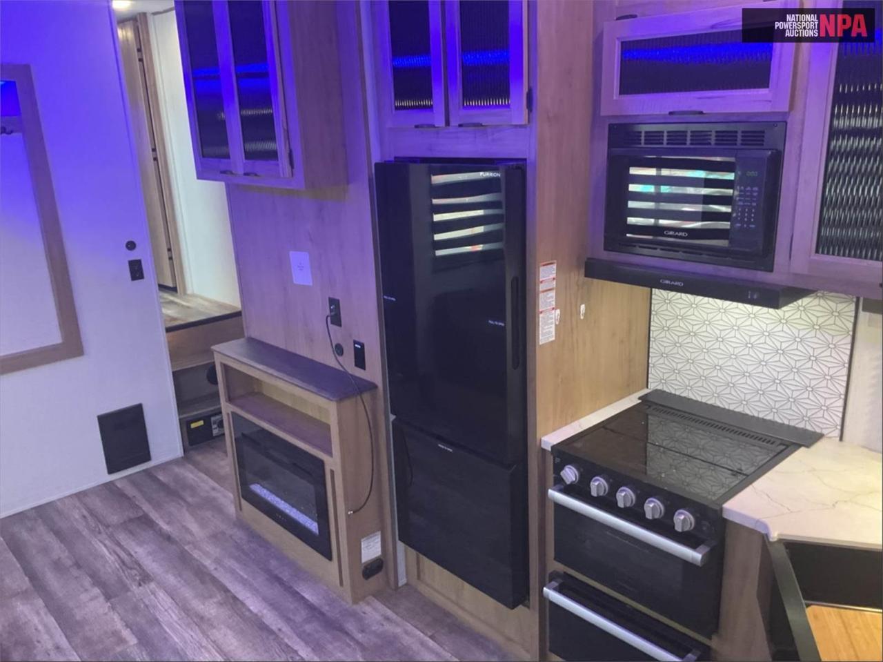 2024 CHEROKEE BY FOREST RIVER M-287BH - ARCTIC WOLF FIFTH WHEEL SERIES — Фото 6 из 14