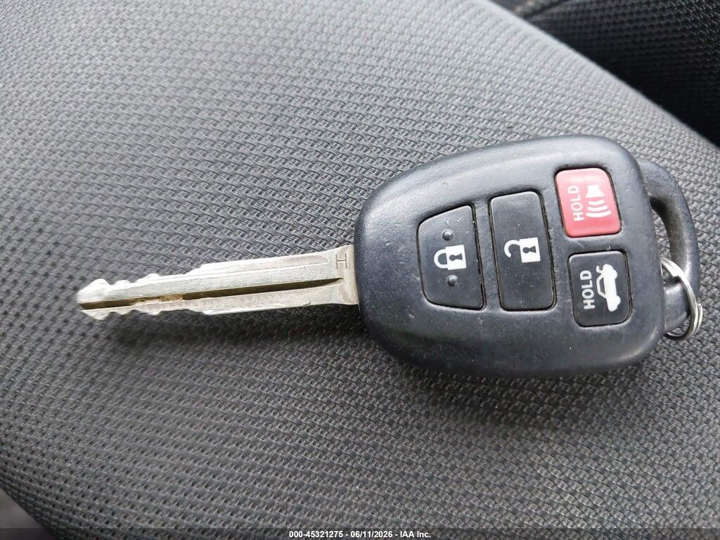 5YFBURHE4HP608543 2017 TOYOTA COROLLA photo no. 11