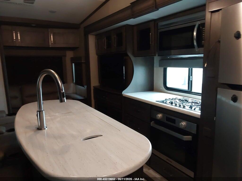 573FR4228M9908423 2021 GRAND DESIGN RECREAT REFLECTION M-367BHS photo no. 12